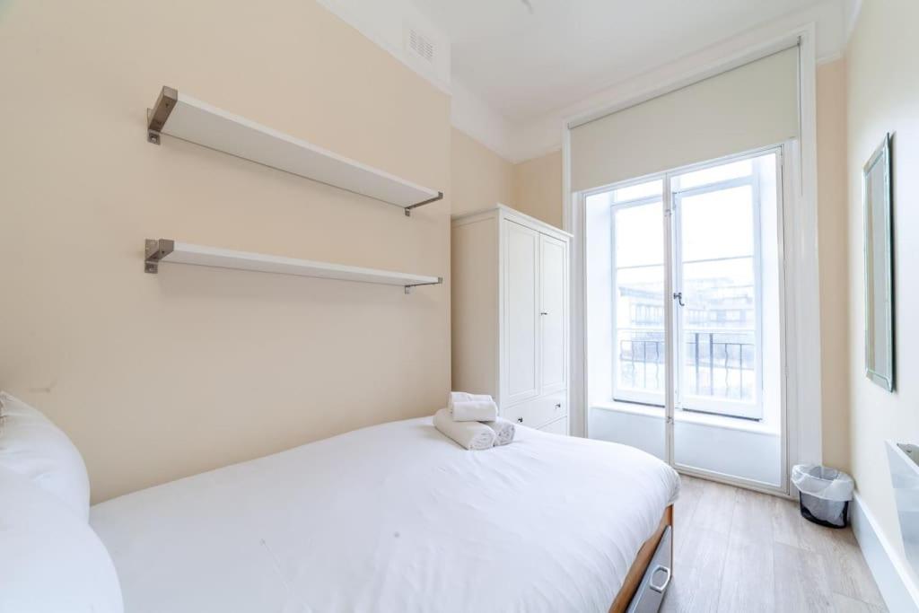 Spacious & Central 3-Bed Flat By Popular Waterloo! Лондон Екстер'єр фото