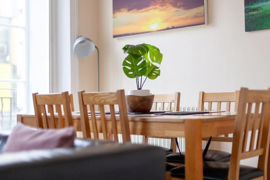 Spacious & Central 3-Bed Flat By Popular Waterloo! Лондон Екстер'єр фото