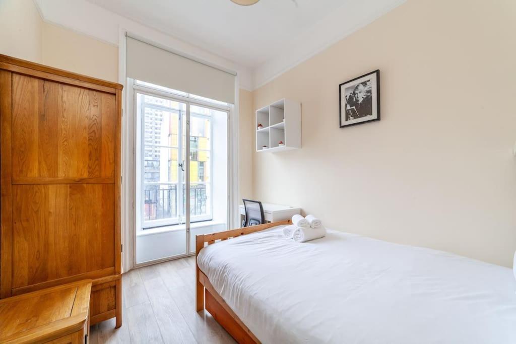 Spacious & Central 3-Bed Flat By Popular Waterloo! Лондон Екстер'єр фото